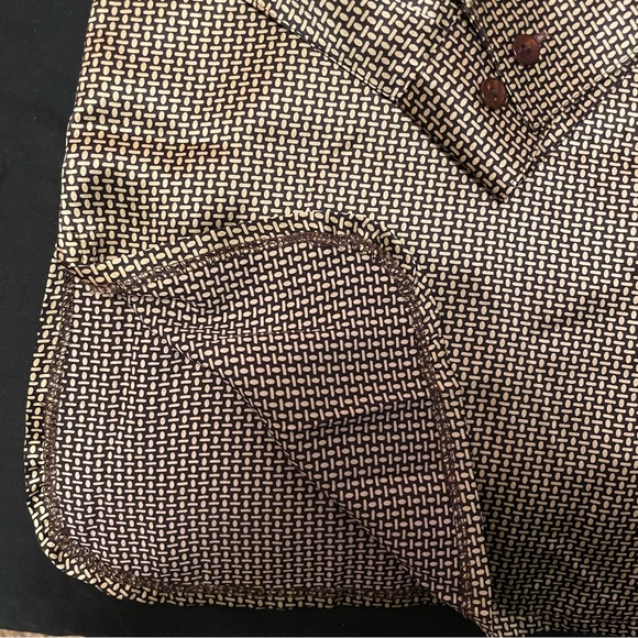 Bianca Nygaard Long Sleeve Blouse with geometric pattern, satin finish - Picture 6 of 10